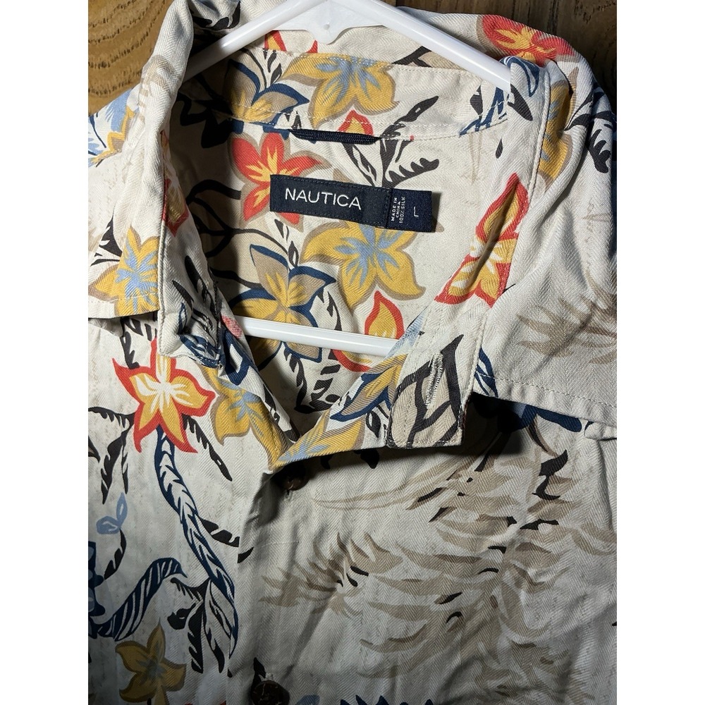 Nautica Mens 100% Silk Aloha Hawaiian Shirt L Floral Blue Beige Short Sleeve - Picture 5 of 6